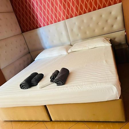 Inn Hotel Škalngur Exteriér fotografie