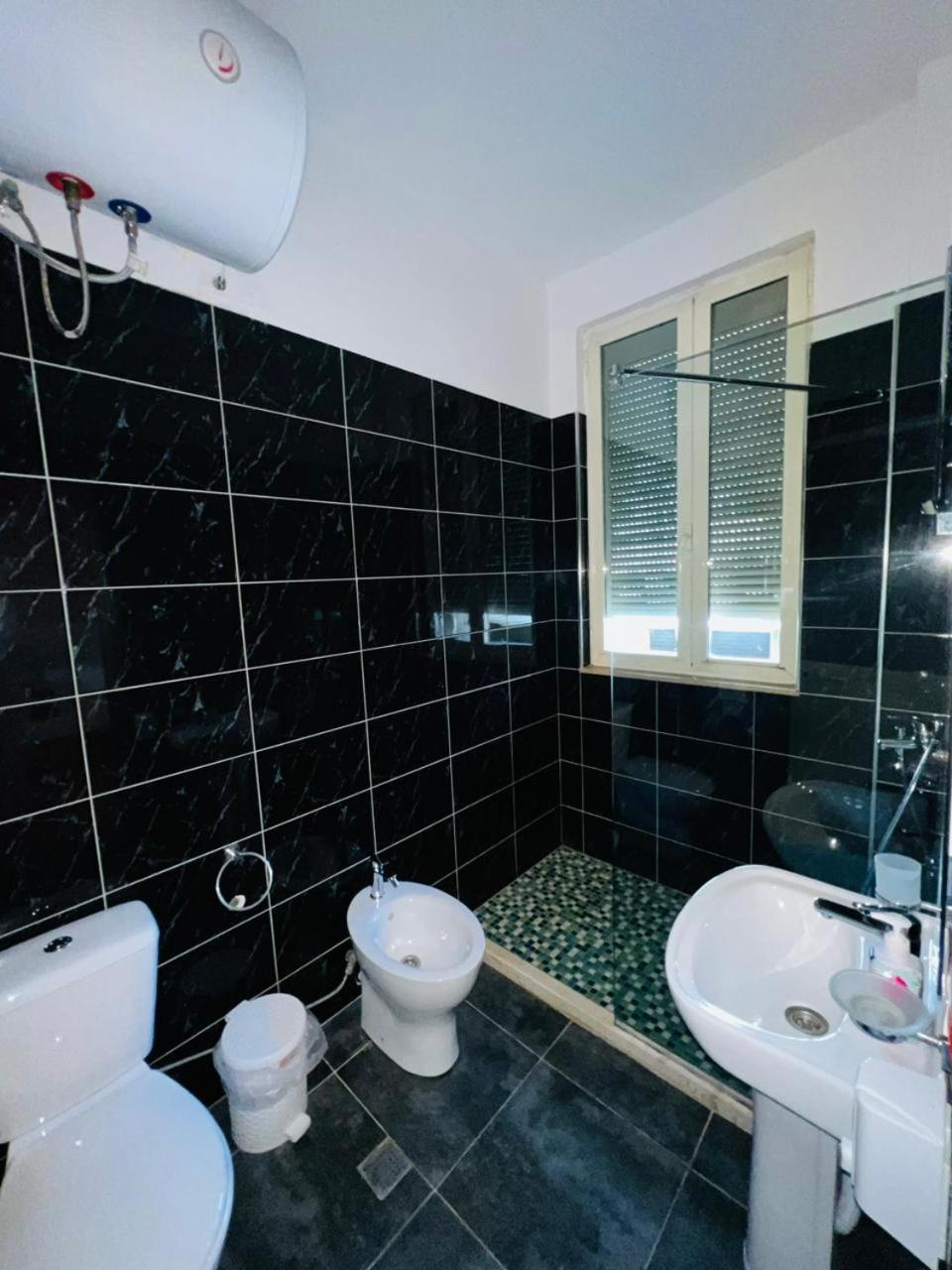Inn Hotel Škalngur Exteriér fotografie